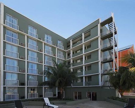 Holiday Inn Express & Suites Nassau Buitenkant foto