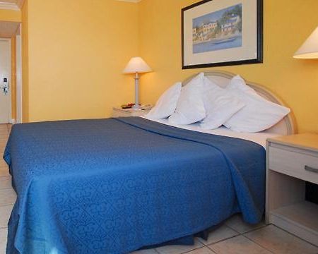 Holiday Inn Express & Suites Nassau Kamer foto