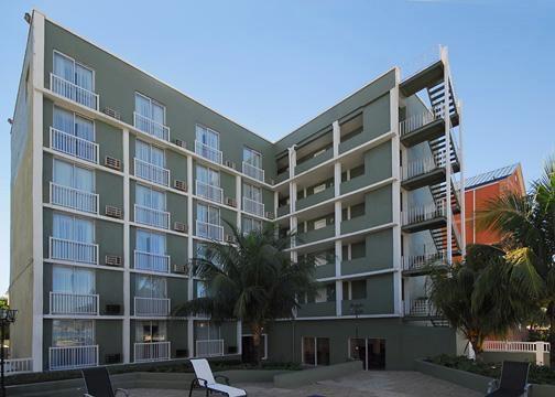 Holiday Inn Express & Suites Nassau Buitenkant foto