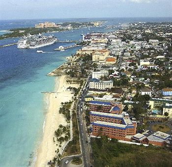 Holiday Inn Express & Suites Nassau Buitenkant foto